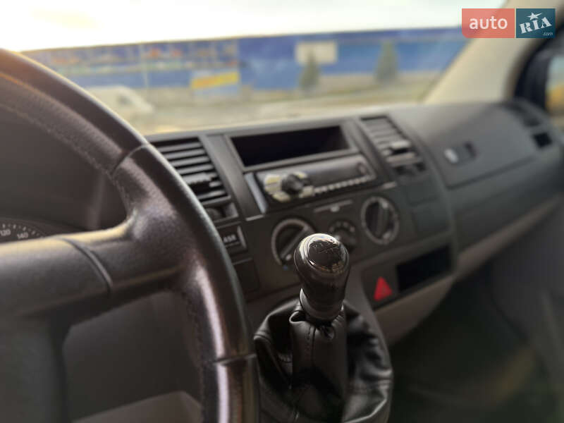 Минивэн Volkswagen Transporter 2005 в Виннице