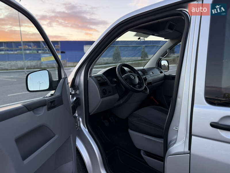 Минивэн Volkswagen Transporter 2008 в Виннице
