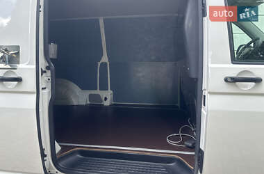 Грузовой фургон Volkswagen Transporter 2016 в 