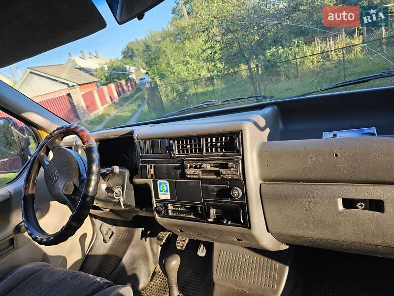 Минивэн Volkswagen Transporter 1997 в Кутах