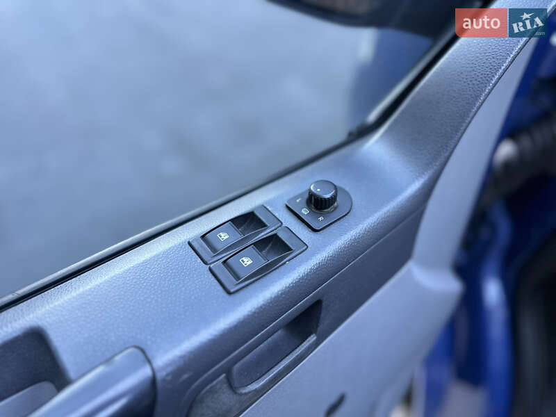 Минивэн Volkswagen Transporter 2005 в Виннице