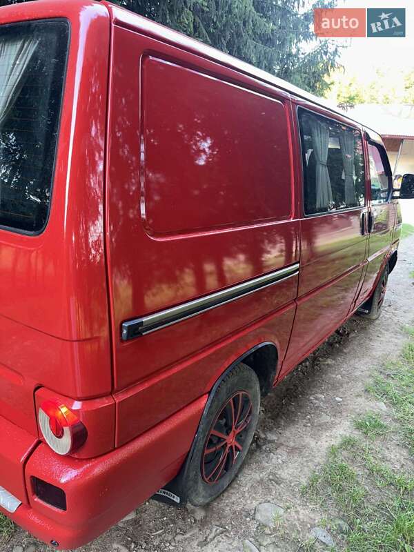 Минивэн Volkswagen Transporter 2001 в Косове