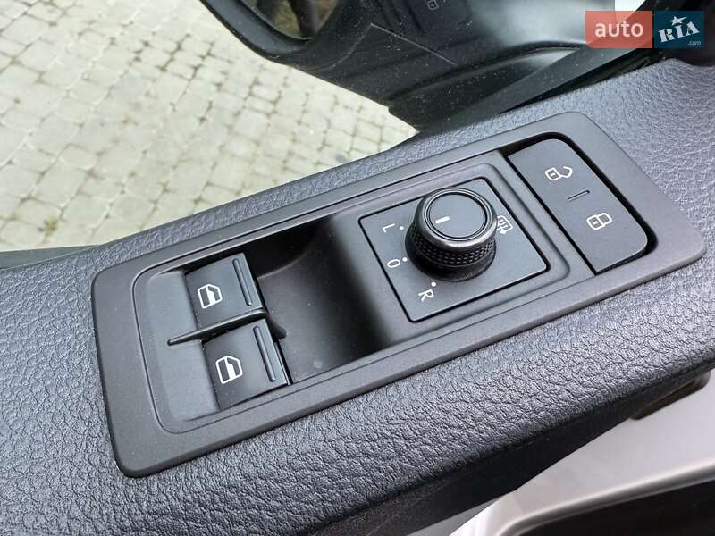 Минивэн Volkswagen Transporter 2016 в Стрые