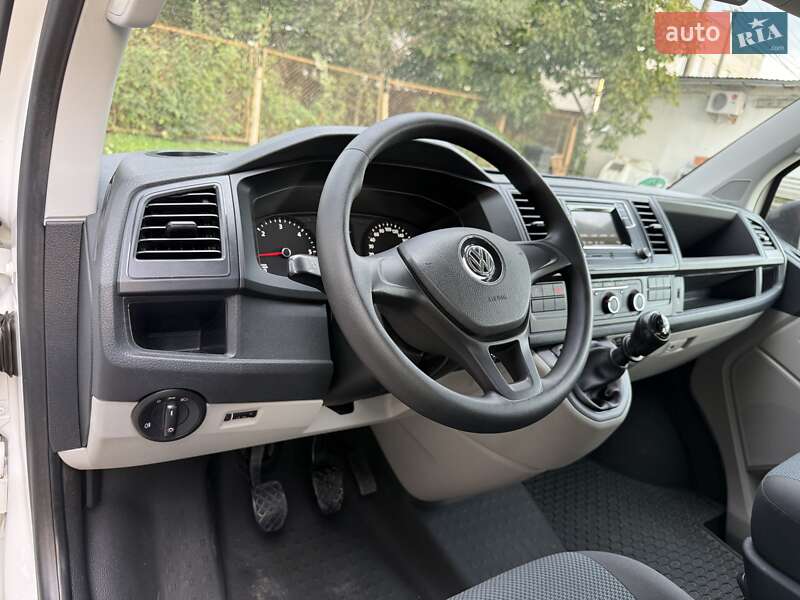 Минивэн Volkswagen Transporter 2016 в Стрые