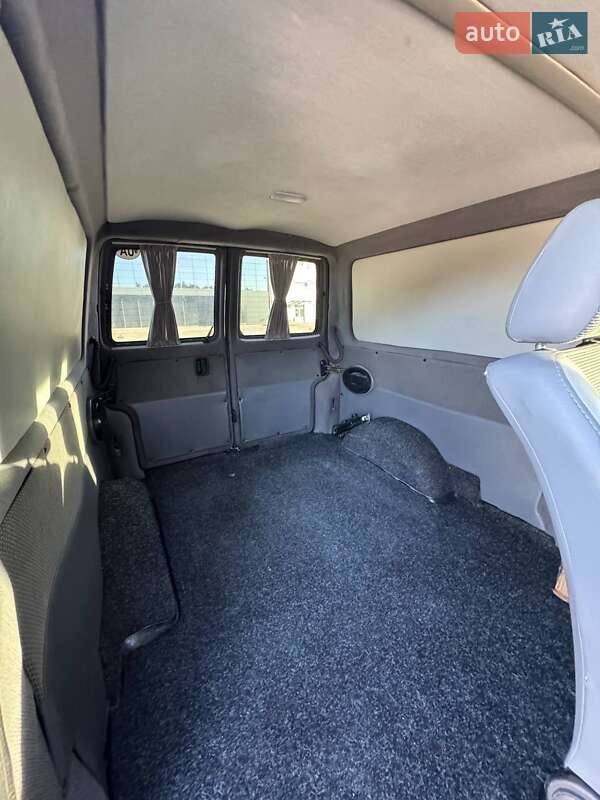 Грузопассажирский фургон Volkswagen Transporter 2002 в Львове