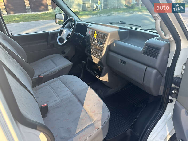 Минивэн Volkswagen Transporter 2002 в Харькове