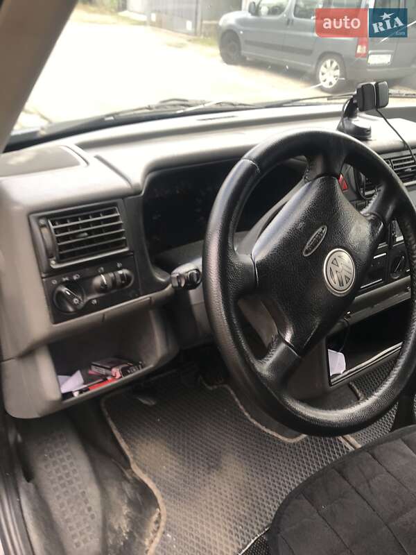 Минивэн Volkswagen Transporter 2002 в Киеве
