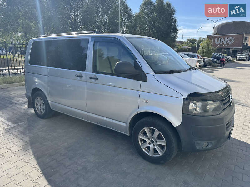 Мінівен Volkswagen Transporter 2009 в Броварах