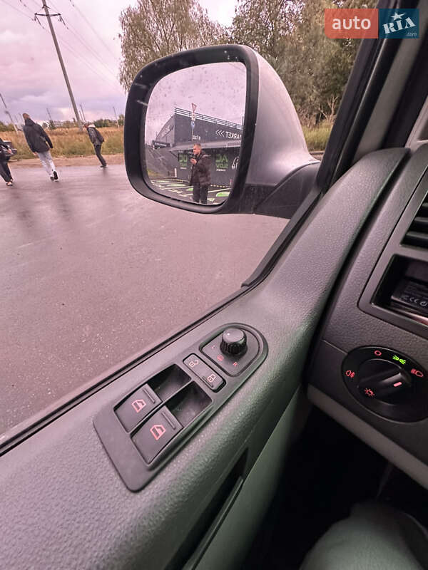 Минивэн Volkswagen Transporter 2010 в Чернигове