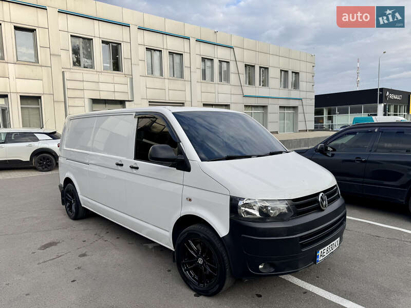 Грузовой фургон Volkswagen Transporter 2013 в 