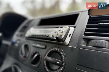 Вантажний фургон Volkswagen Transporter 2006 в 