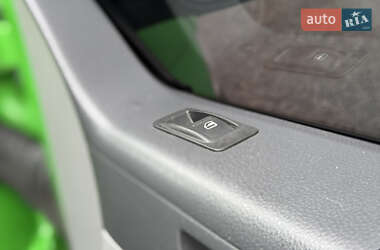 Минивэн Volkswagen Transporter 2009 в 