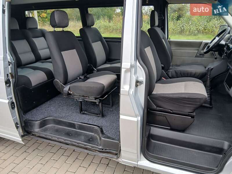 Минивэн Volkswagen Transporter 2003 в Ровно