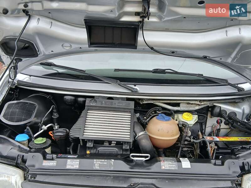Минивэн Volkswagen Transporter 2003 в Ровно