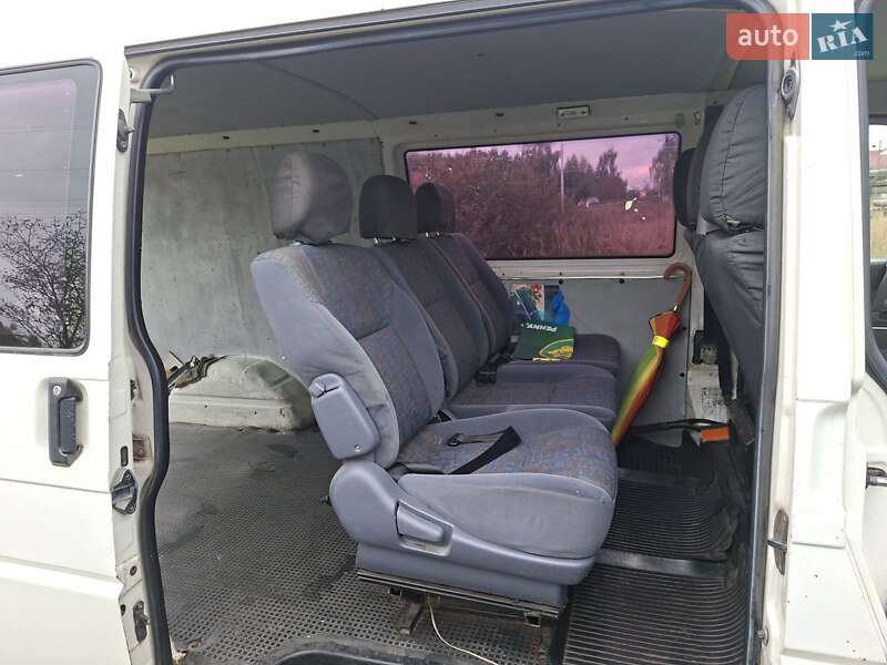 Минивэн Volkswagen Transporter 2001 в Мостиске