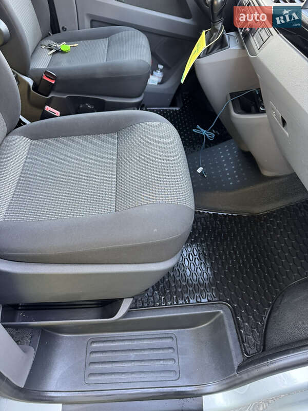 Минивэн Volkswagen Transporter 2021 в Яготине