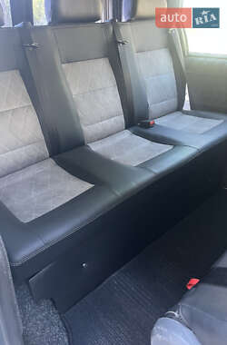 Минивэн Volkswagen Transporter 2012 в 