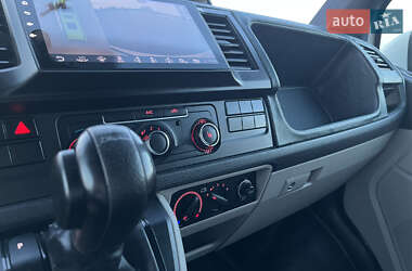 Минивэн Volkswagen Transporter 2016 в 