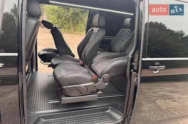 Минивэн Volkswagen Transporter 2019 в 