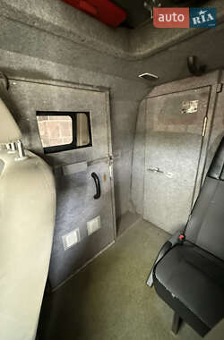 Бронированный автомобиль Volkswagen Transporter 2014 в 