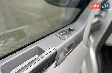 Минивэн Volkswagen Transporter 2009 в 