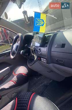 Минивэн Volkswagen Transporter 2004 в 