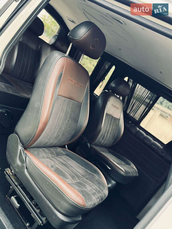Минивэн Volkswagen Transporter 2010 в Солотвине