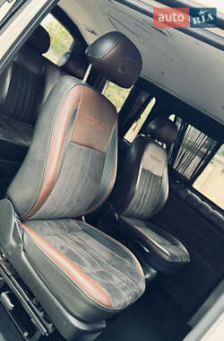 Минивэн Volkswagen Transporter 2010 в 