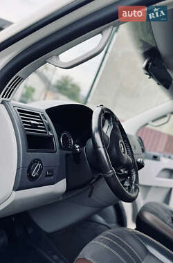 Минивэн Volkswagen Transporter 2010 в 