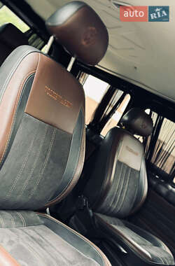 Минивэн Volkswagen Transporter 2010 в 