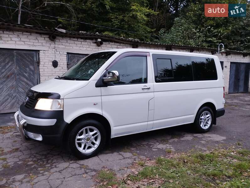 Минивэн Volkswagen Transporter 2007 в Остроге