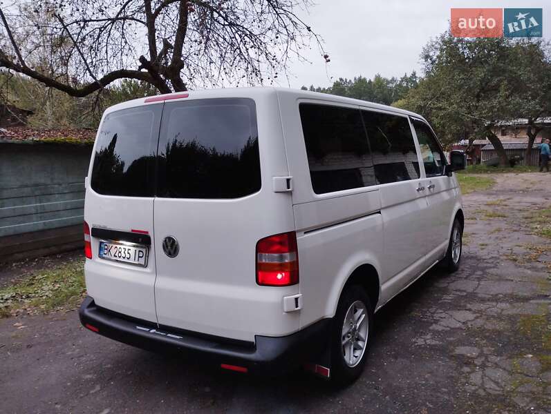 Минивэн Volkswagen Transporter 2007 в Остроге