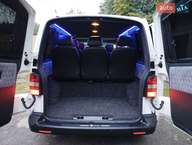 Минивэн Volkswagen Transporter 2007 в Остроге