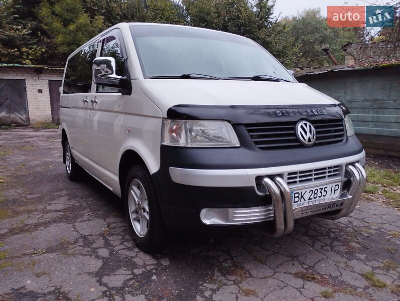 Минивэн Volkswagen Transporter 2007 в Остроге