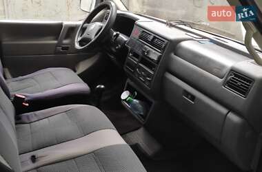 Минивэн Volkswagen Transporter 2000 в 
