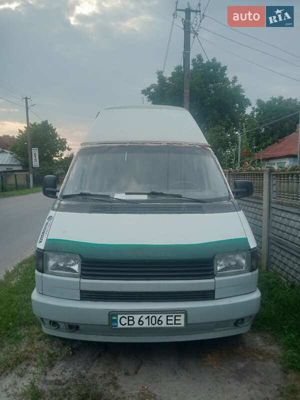 Минивэн Volkswagen Transporter 1994 в  фото Минивэн Volkswagen Transporter 1994 в