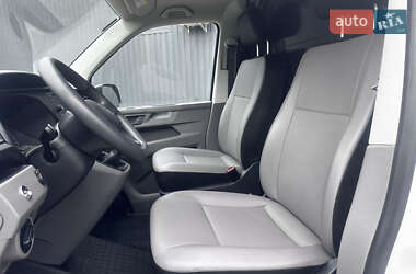 Грузовой фургон Volkswagen Transporter 2023 в 