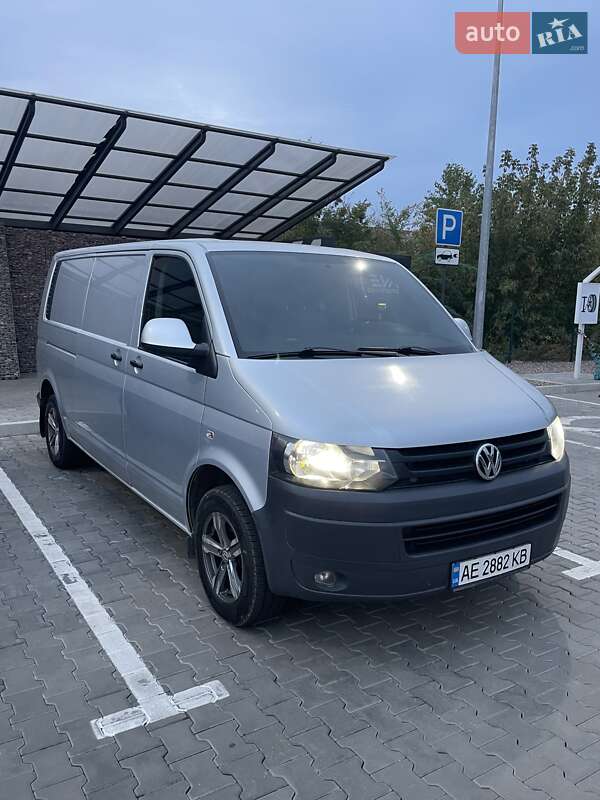Грузовой фургон Volkswagen Transporter 2013 в Кривом Роге