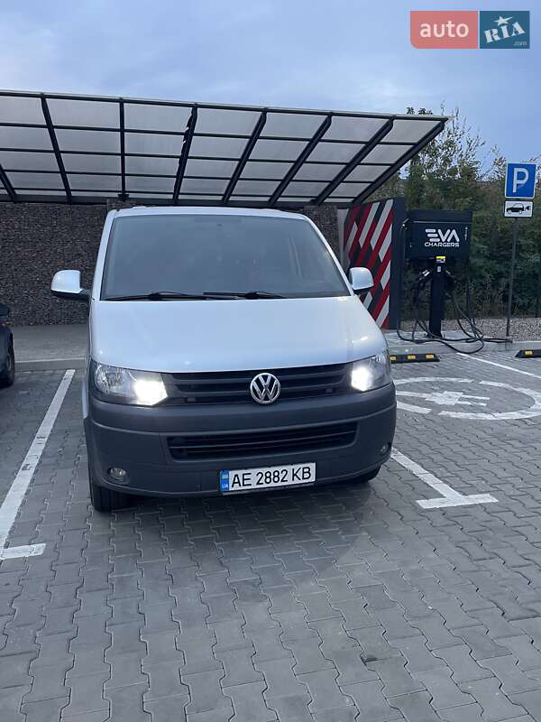 Грузовой фургон Volkswagen Transporter 2013 в Кривом Роге