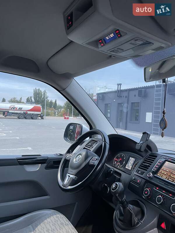 Грузовой фургон Volkswagen Transporter 2013 в Кривом Роге