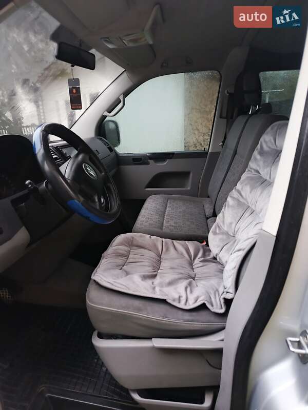 Мінівен Volkswagen Transporter 2006 в Білі Ослави