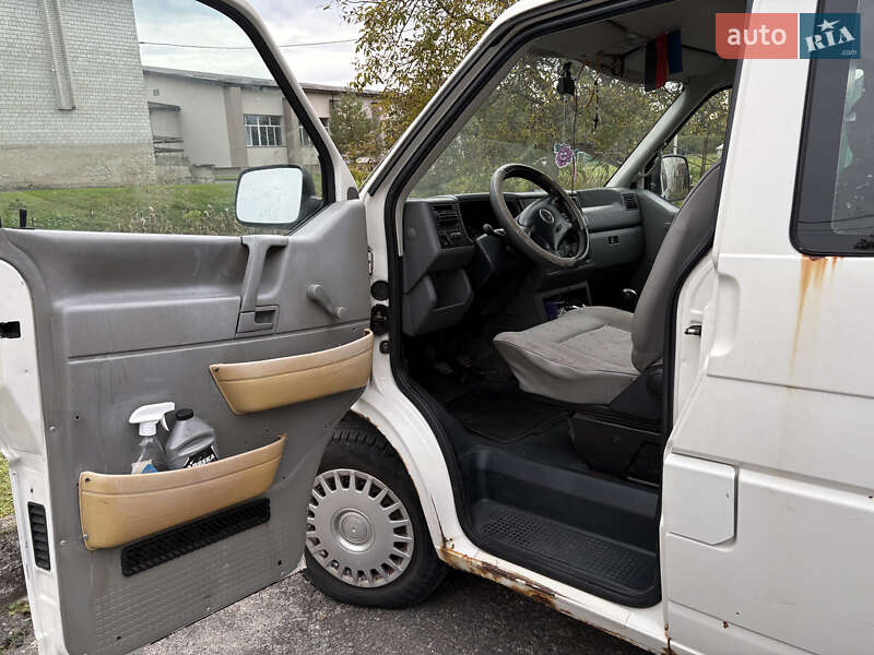 Минивэн Volkswagen Transporter 2001 в Буске