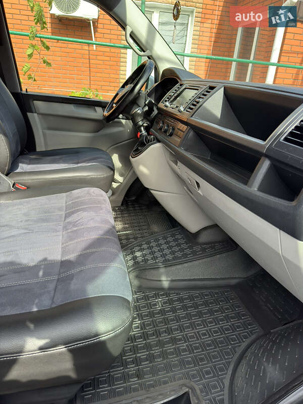 Минивэн Volkswagen Transporter 2017 в Полтаве