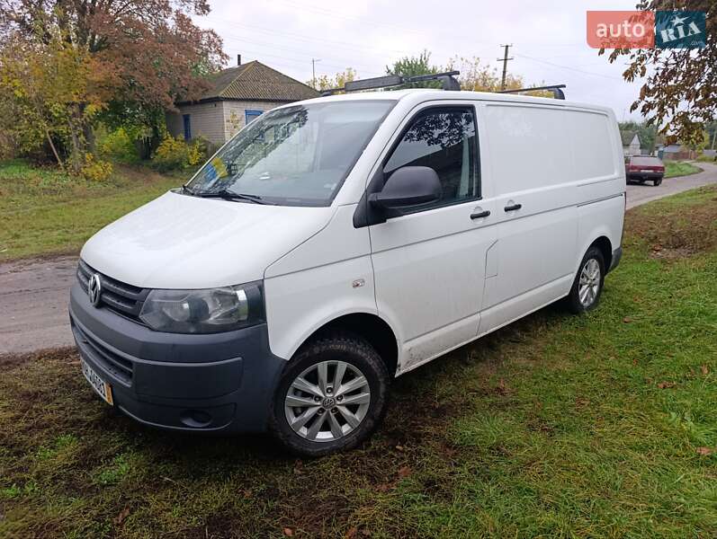 Грузовой фургон Volkswagen Transporter 2012 в Ровно