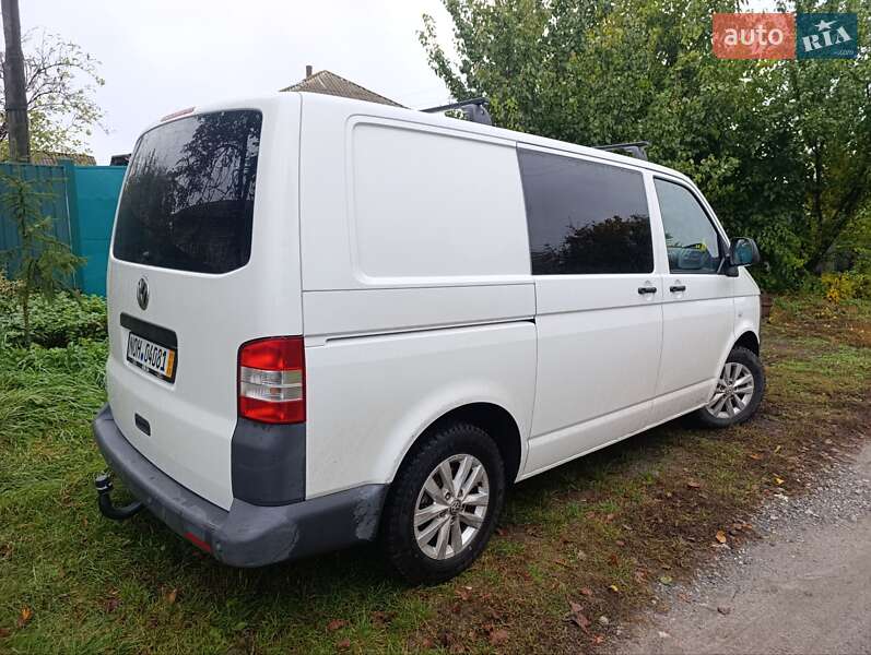 Грузовой фургон Volkswagen Transporter 2012 в Ровно