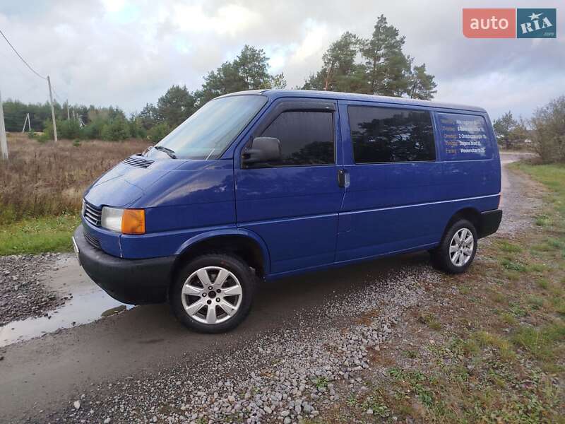 Минивэн Volkswagen Transporter 2002 в Сарнах