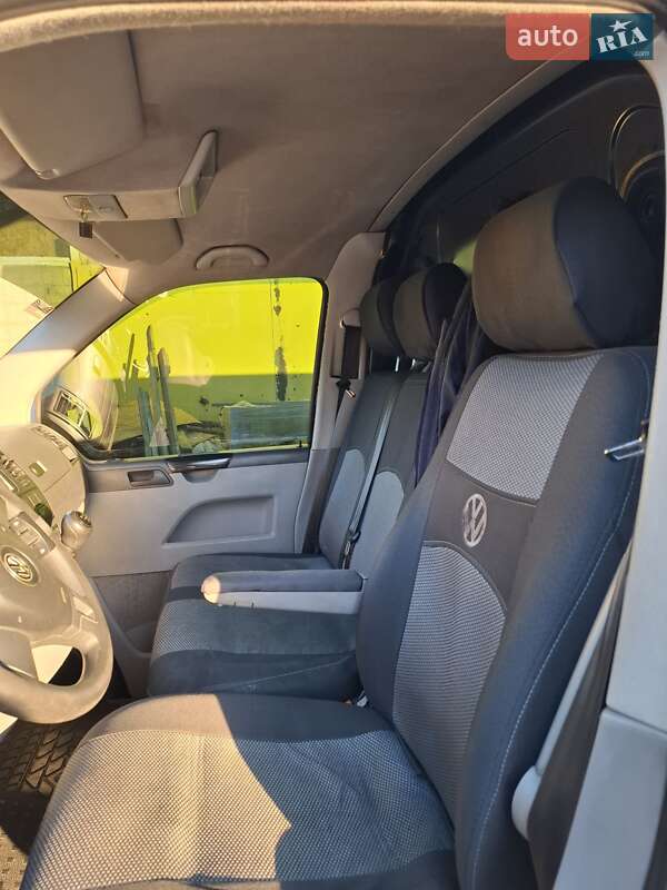 Грузовой фургон Volkswagen Transporter 2015 в Одессе