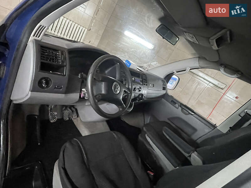 Минивэн Volkswagen Transporter 2005 в Кременце