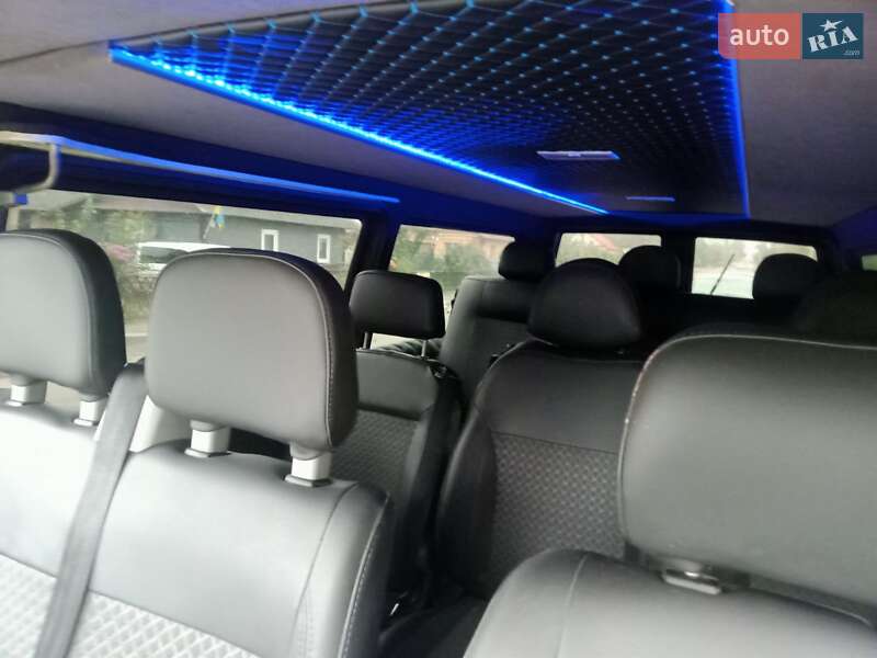 Мінівен Volkswagen Transporter 2002 в Рівному