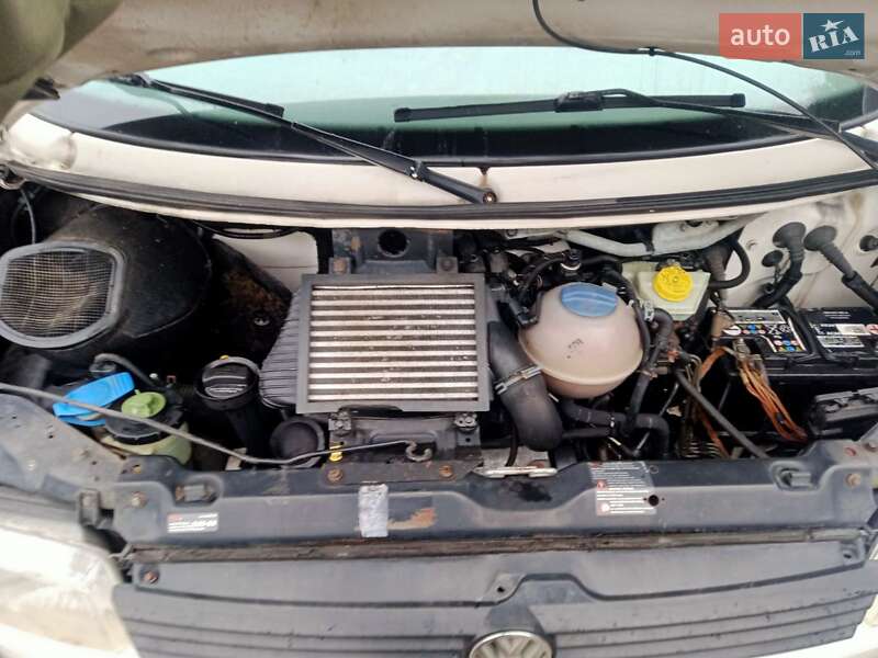 Мінівен Volkswagen Transporter 2002 в Рівному